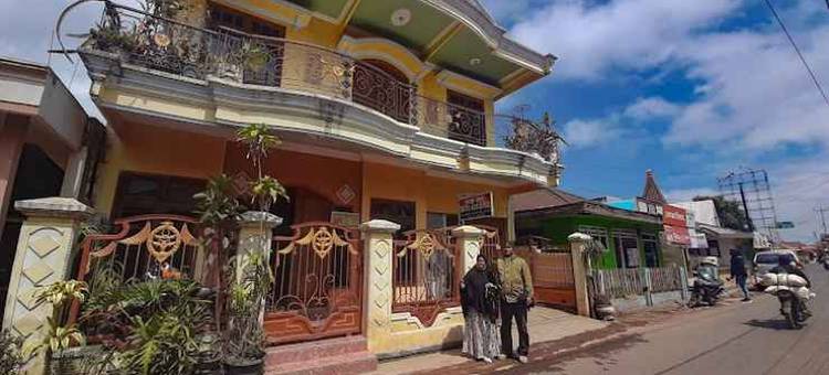 布罗莫英达乐斯塔里民宿-美特拉-RedDoorz(Bromo Indah Lestari Homestay Mitra RedDoorz)图片