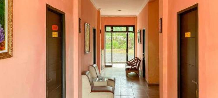 RedDoorz Casa Delray Syariah at Pantai Pelabuhan Ratu图片