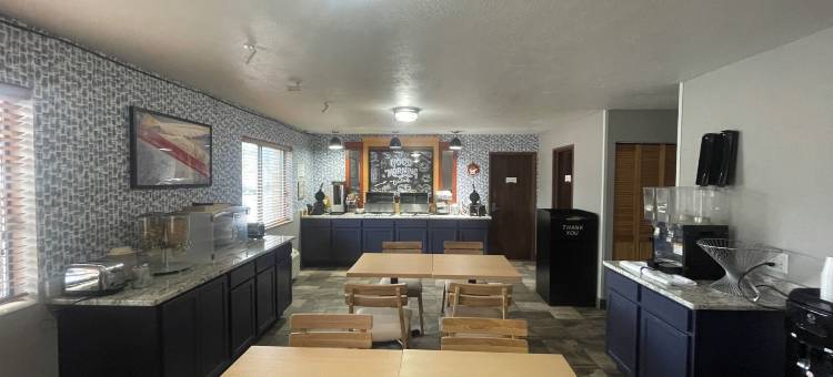 德拉菲尔德AmericInn酒店(AmericInn by Wyndham Delafield)图片