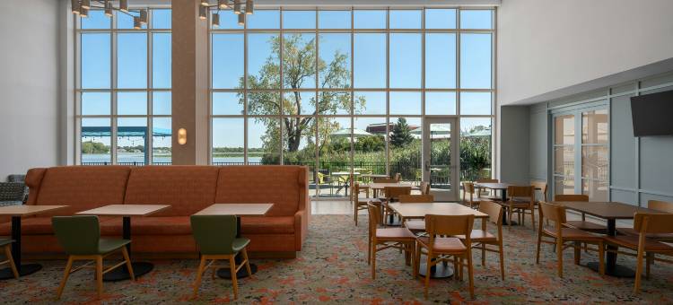 希尔顿欢朋酒店及套房克林顿港 卡塔巴岛(Hampton Inn and Suites by Hilton Port Clinton Catawba Island)图片