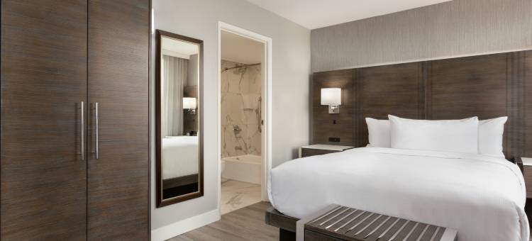 蒙特利尔机场希尔顿大使套房酒店(Embassy Suites by Hilton Montreal Airport)图片