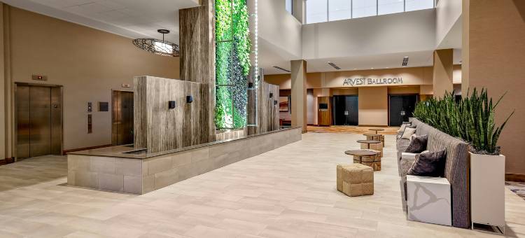 琼斯伯勒红太狼希尔顿大使套房酒店及会议中心(Embassy Suites Jonesboro Red Wolf Convention Center)图片