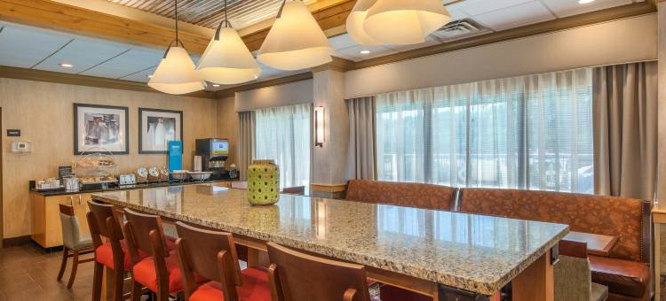希尔顿欢朋酒店-威尔克斯伯勒(Hampton Inn Wilkesboro)图片