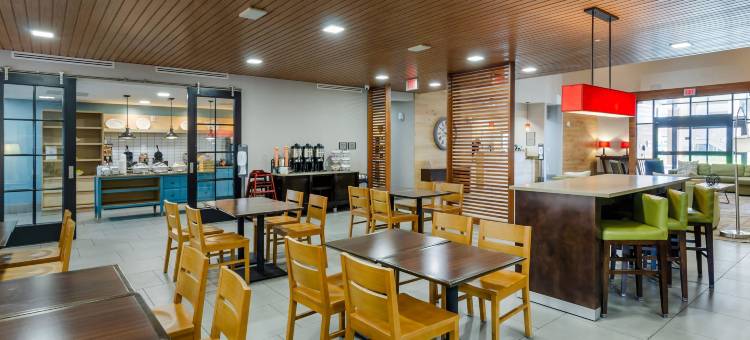 夏洛茨维尔UVA丽怡酒店(Country Inn & Suites by Radisson, Charlottesville-UVA, VA)图片