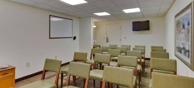 莱克兰东拉昆塔温德姆套房酒店(La Quinta Inn & Suites by Wyndham Lakeland East)图片