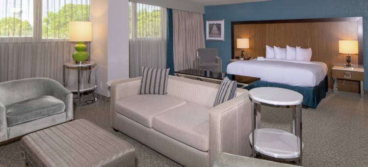 杰克逊维尔机场希尔顿逸林酒店(DoubleTree by Hilton Hotel Jacksonville Airport)图片