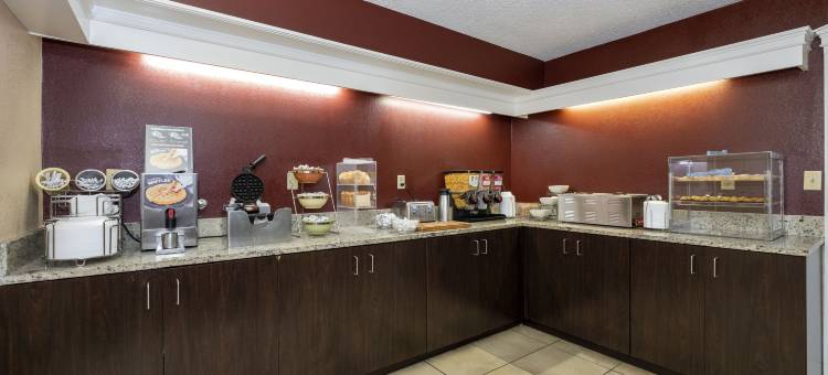 诺克斯维尔北美臣兹德艾伍红顶酒店(Red Roof Inn Knoxville North - Merchants Drive)图片