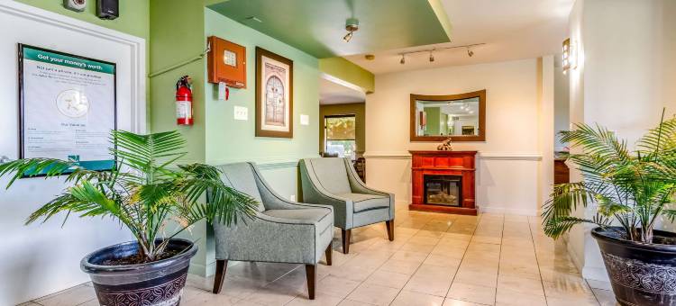 克里德穆尔 - 巴特纳的品质酒店及套房(Quality Inn & Suites Creedmoor - Butner)图片