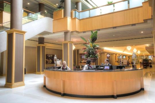 The Florida Hotel & Conference Center in the Florida MallOver view