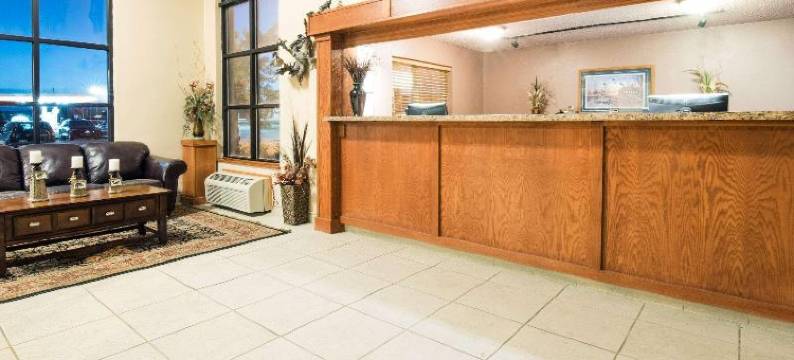 奥科马温德姆豪生套房酒店(Howard Johnson by Wyndham Oacoma Hotel & Suites)图片