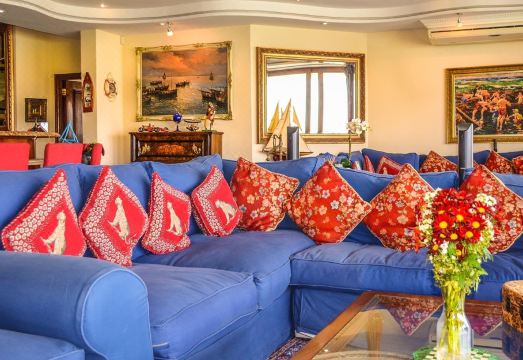 Kosmos ManorHotel Overview