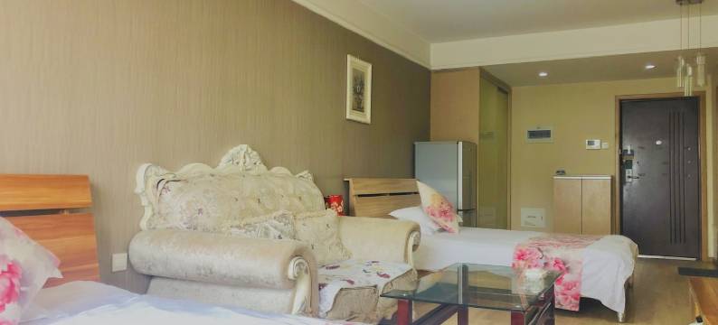 小屁桃公寓(庆云南街分店)图片
