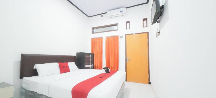 红多兹伊斯兰酒店-近外南梦罗克西购物中心2号(RedDoorz Syariah Near Mall Roxy Banyuwangi 2)图片