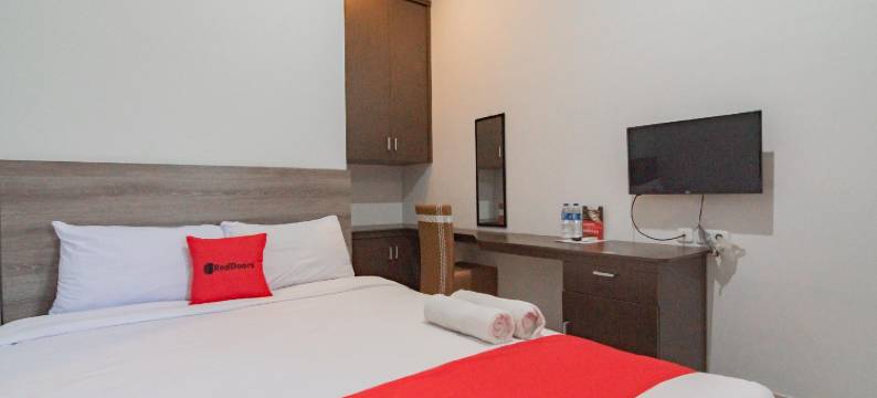 红多兹伊斯兰普拉斯酒店-特帕雷夫井里汶3号(RedDoorz Plus Syariah @ Tuparev Cirebon 3)图片