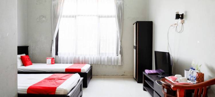 梅纳拉库杜斯附近的红多兹·西亚里亚(RedDoorz Syariah Near Menara Kudus)图片