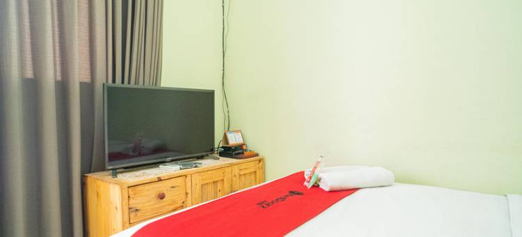 红多兹酒店-近诗都阿佐太阳城购物中心(RedDoorz Syariah Near Suncity Mall Sidoarjo)图片