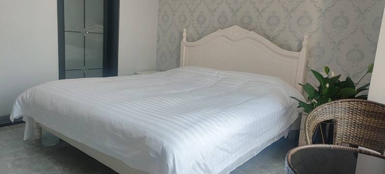 沐舍柿岩民宿(中心路分店)图片