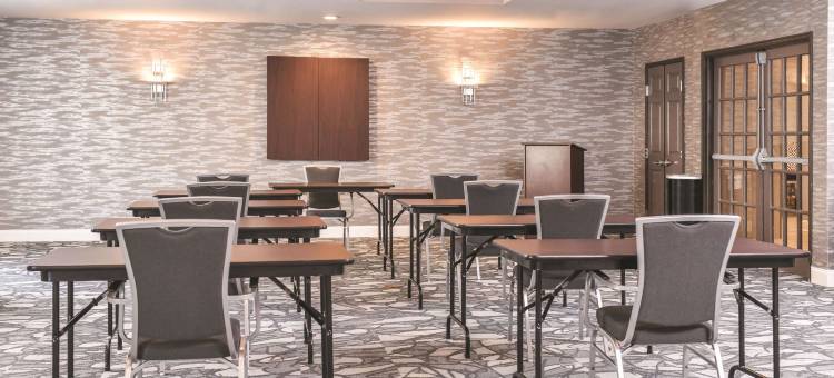 阿比林购物中心拉昆塔温德姆套房酒店(La Quinta Inn & Suites by Wyndham Abilene Mall)图片