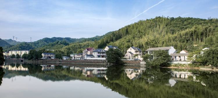 杭州湘野溪居·富春山居实景·湖景日落·无边泳池 COMO VILLA图片