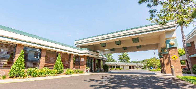 特拉弗斯城丽怡酒店(Country Inn & Suites by Radisson, Traverse City, MI)图片