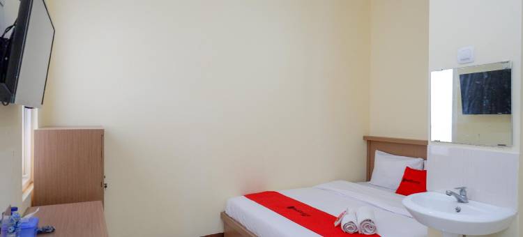 RedDoorz Near Tugu Muda Semarang图片