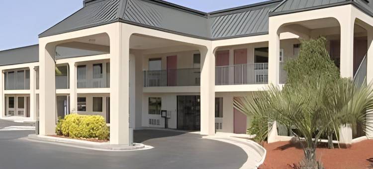 拜伦-南梅肯速8酒店(Super 8 by Wyndham Byron/South Macon)图片