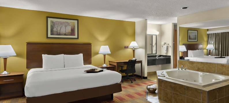 雷克伍德贝斯特韦斯特优质酒店(Best Western Lakewood Inn)图片