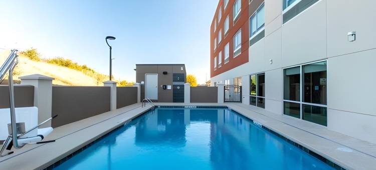 盖恩斯维尔拉尼尔湖区智选假日套房酒店(Holiday Inn Express & Suites Gainesville - Lake Lanier Area)图片