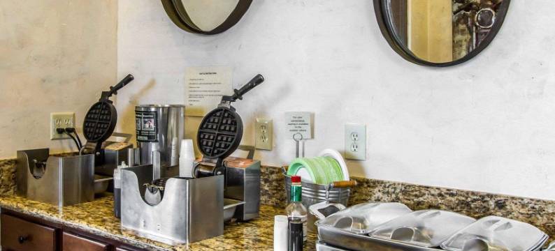 威莱斯市中心 - 66 号公路罗德威套房酒店(Rodeway Inn & Suites Williams Downtowner-Rte 66)图片