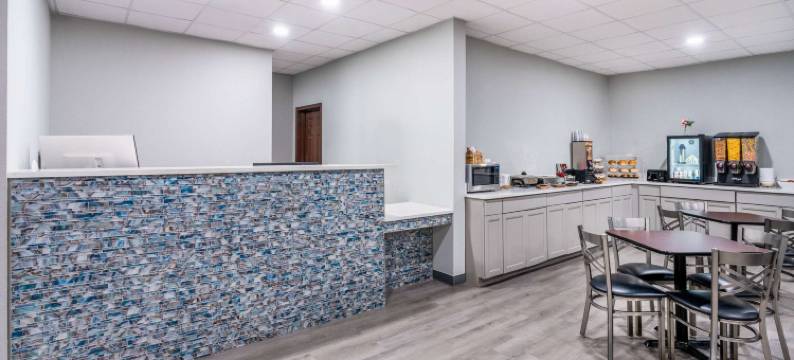 新墨西哥卡尔斯巴德呗盟酒店(Baymont by Wyndham Carlsbad NM)图片