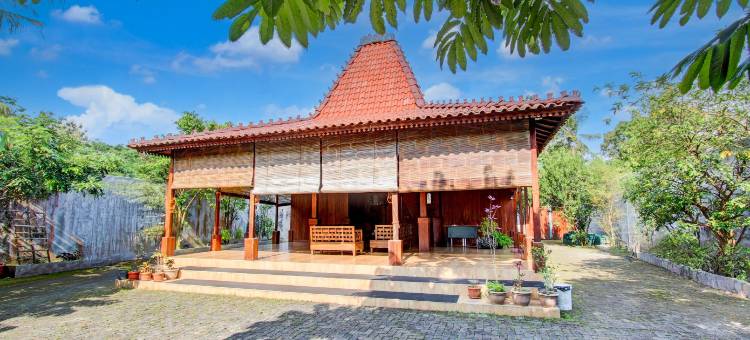 Capital O 93842 佐沃塞戈罗度假村靠近潘泰塞潘让(Capital O 93842 Jowo Segoro ResortNearPantai Sepanjang)图片