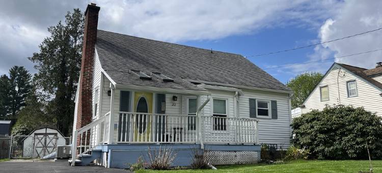 Cozy Home in Corning — Walk to the Corning Museum of Glass!图片