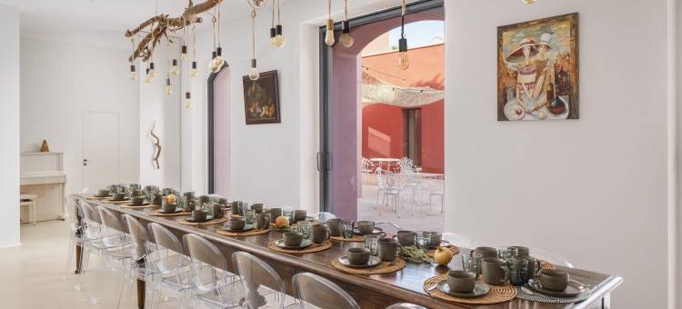 卡辛安南德(Casin Anand)图片