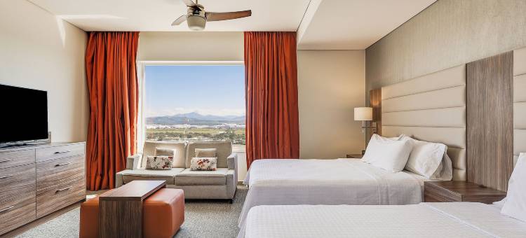 费斯塔酒店套房巴希奥机场(Fiesta Inn Suites Aeropuerto del Bajío)图片