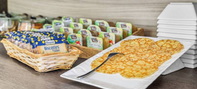 AKENA酒店拉费尔特伯纳德(Hôtel Akena la Ferté Bernard)图片