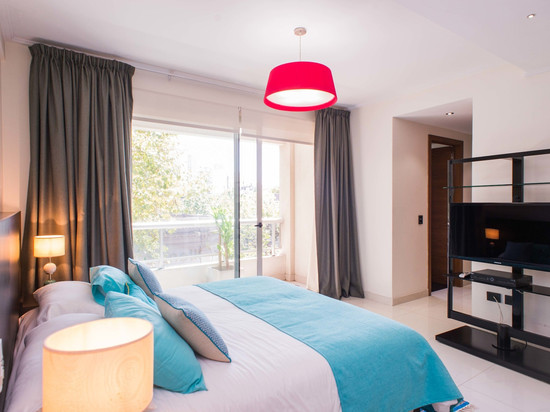 苏荷波因特套房酒店