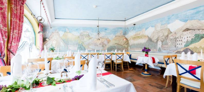 斯科洛芬斯坦酒店(Hotel Schrofenstein)图片