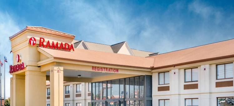 土斯卡鲁沙华美达酒店(Ramada by Wyndham Tuscaloosa)图片