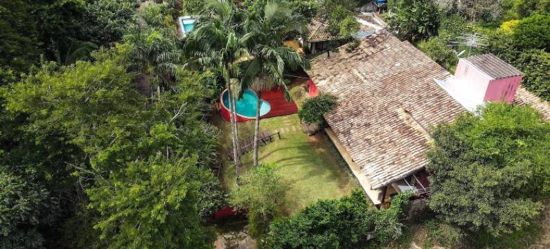 私人泳池与自然环境的别墅 – 格兰哈维亚纳，圣保罗(Casa na Granja Viana em Frente à Reserva Ambiental)图片