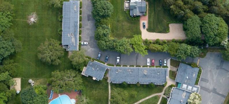 东汉普顿度假屋酒店(East Hampton House Resort)图片