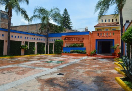 Hotel la Rienda Mision TequillanHotel Overview