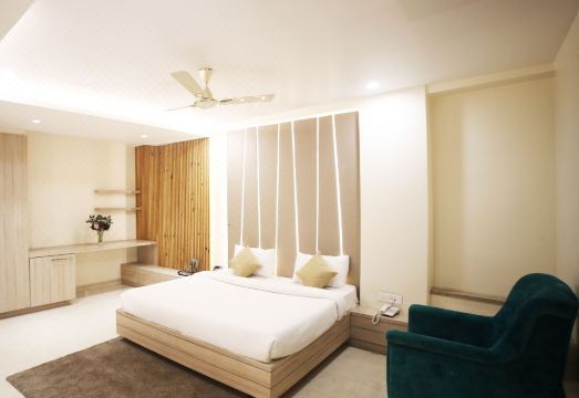 Hotel Avantika Hotel Overview
