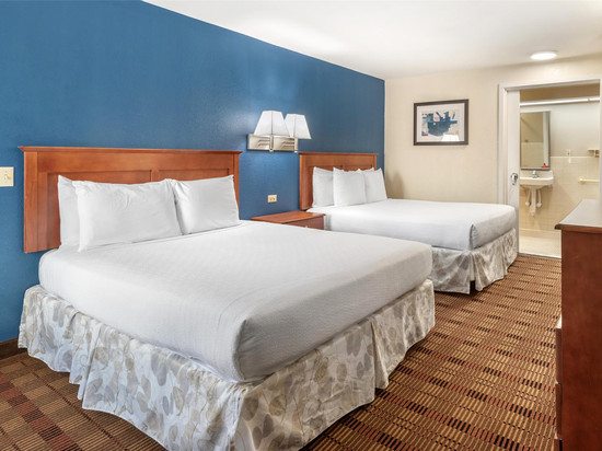 东布朗士维克贝斯特韦斯特SureStay酒店