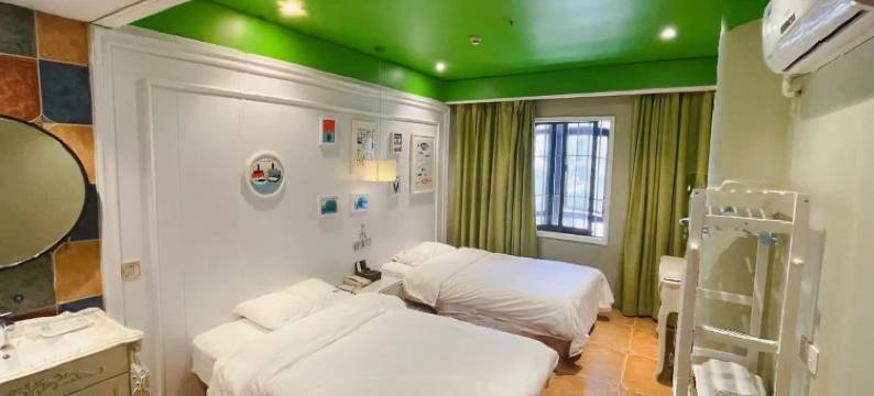 雅精品酒店(福州三坊七巷南门兜地铁站店)图片