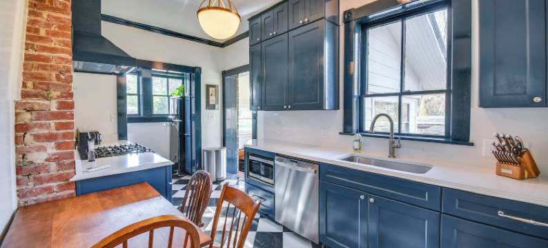 明亮的格洛斯特豪斯，带私人阳台！(Radiant Gloucester House w/ Private Porch!)图片