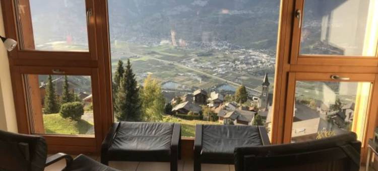 Mountain apartment with parking图片