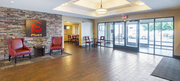 凤凰城西红顶Plus酒店(Red Roof Plus+ Phoenix West)图片