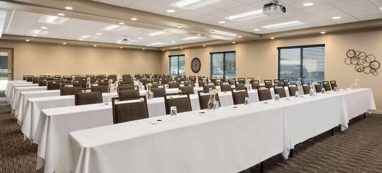 圣克劳德西丽怡酒店(Country Inn & Suites by Radisson, St. Cloud West, MN)图片