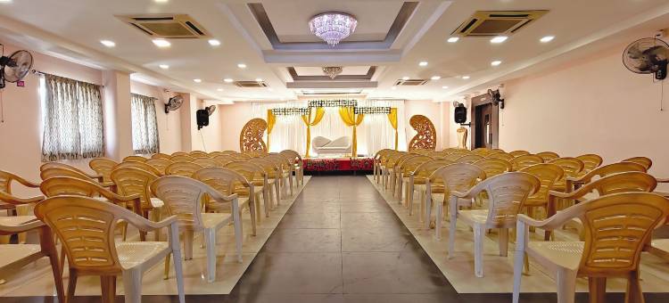 RR格兰德旅馆(RR Grand Inn)图片