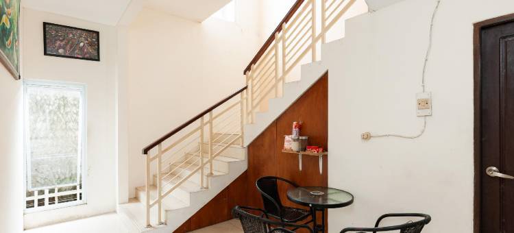 瑞德多兹酒店 - 近班贾尔马辛佳兰艾哈迈德沙亚尼(Urbanview Hotel Ava Banjarmasin by RedDoorz)图片